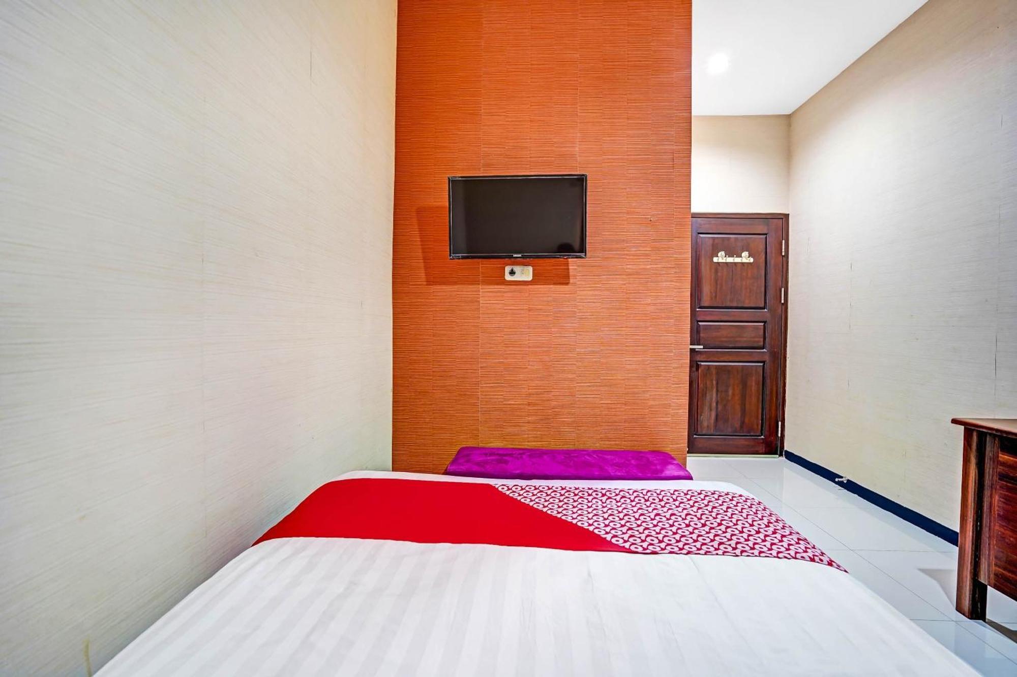 Oyo 90889 Dkb Residence Surabaya Exterior photo