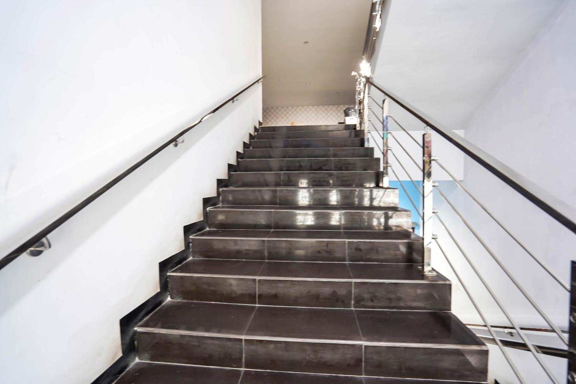 Oyo 90889 Dkb Residence Surabaya Exterior photo
