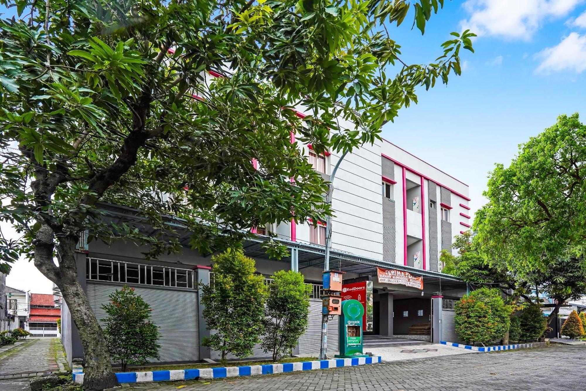 Oyo 90889 Dkb Residence Surabaya Exterior photo