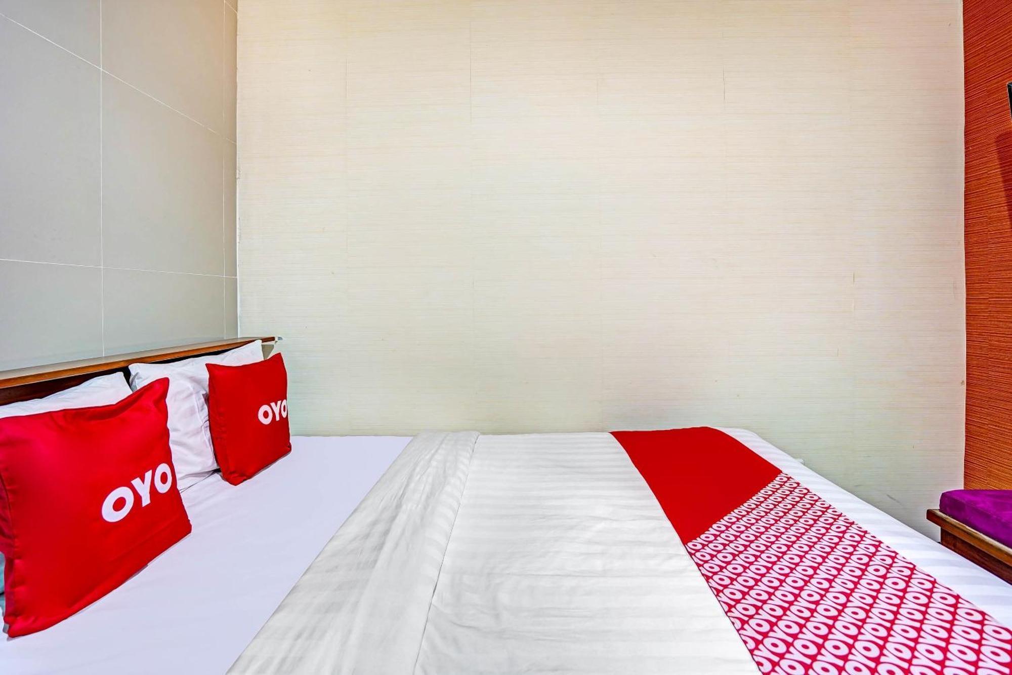Oyo 90889 Dkb Residence Surabaya Exterior photo